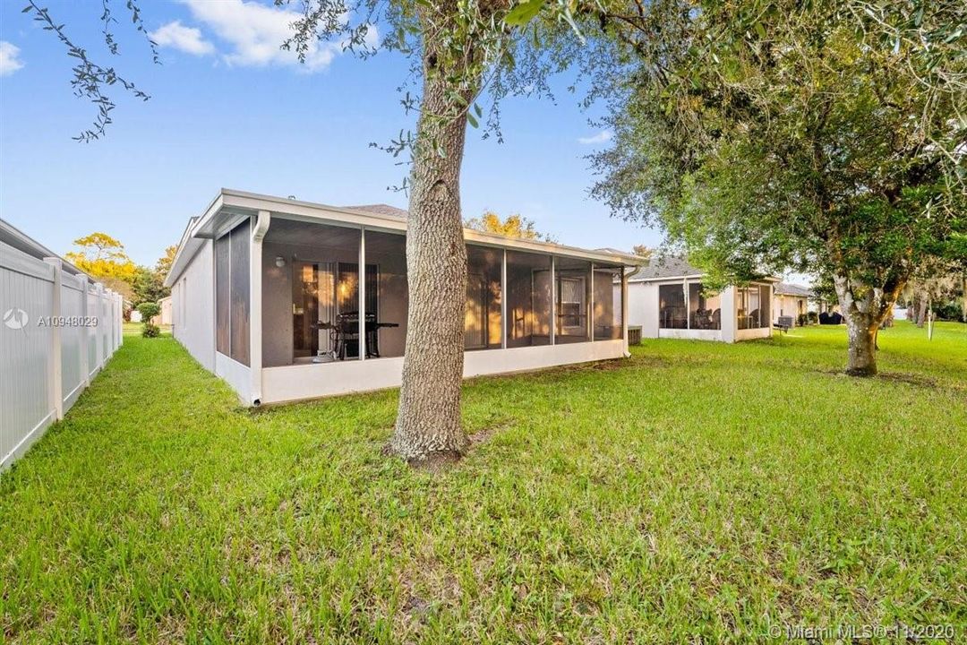 Recently Sold: $249,000 (3 beds, 2 baths, 2369 Square Feet)