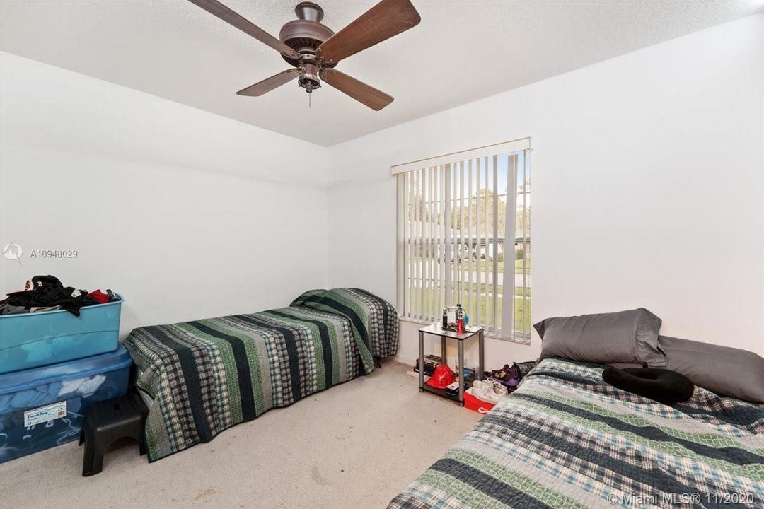 Recently Sold: $249,000 (3 beds, 2 baths, 2369 Square Feet)