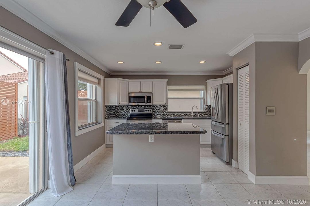 Recently Sold: $374,950 (3 beds, 2 baths, 1555 Square Feet)