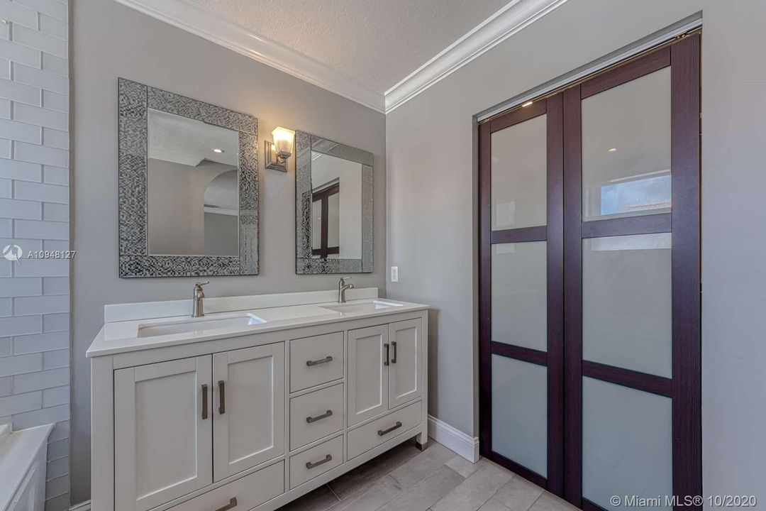 Recently Sold: $374,950 (3 beds, 2 baths, 1555 Square Feet)