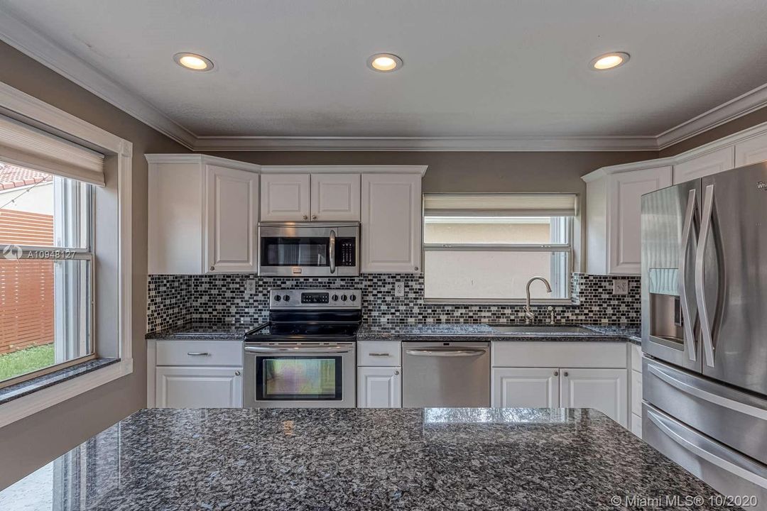 Recently Sold: $374,950 (3 beds, 2 baths, 1555 Square Feet)