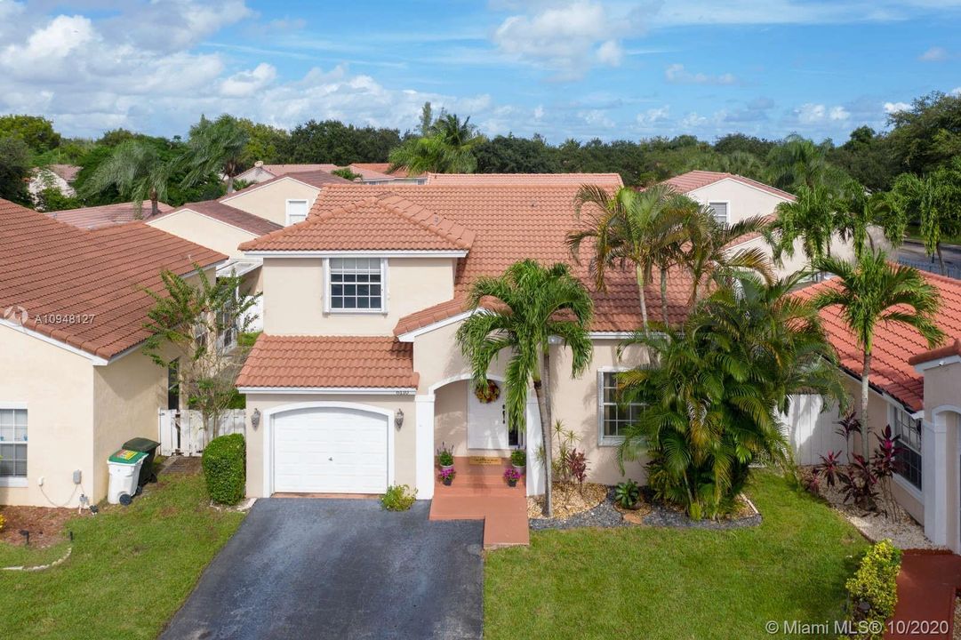 Recently Sold: $374,950 (3 beds, 2 baths, 1555 Square Feet)