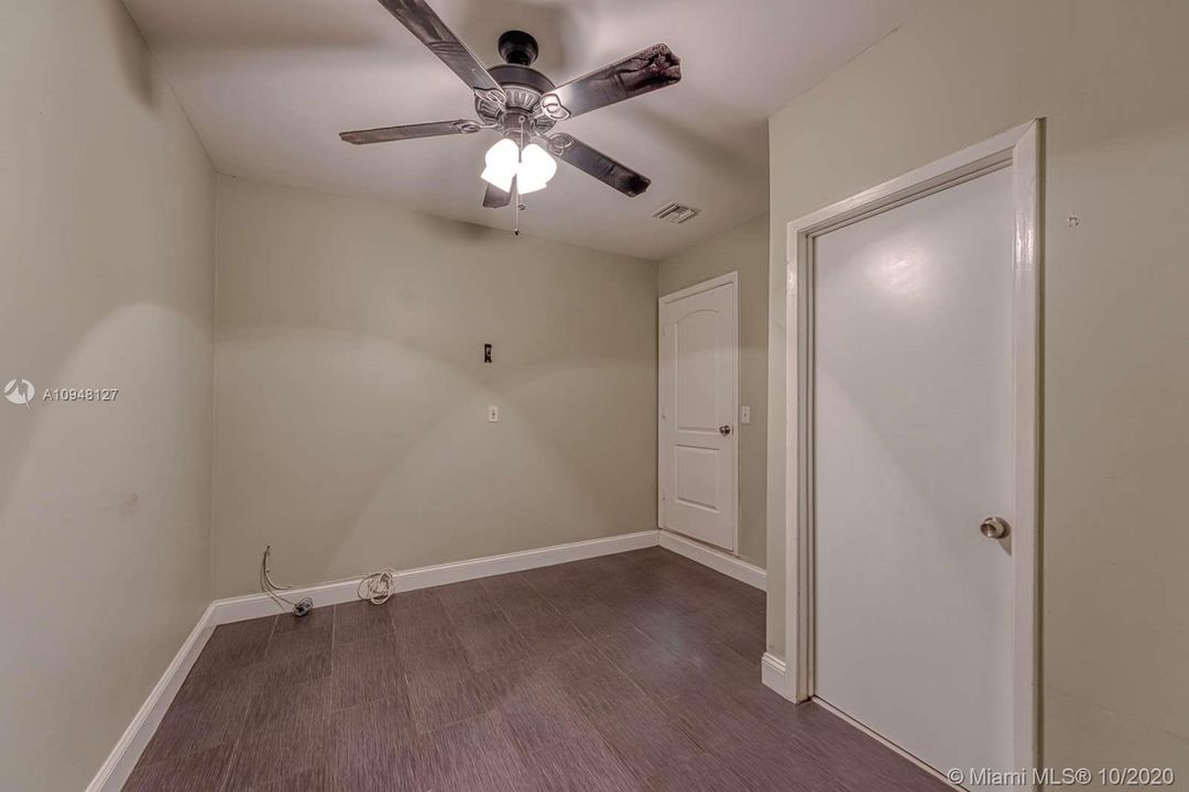 Recently Sold: $374,950 (3 beds, 2 baths, 1555 Square Feet)