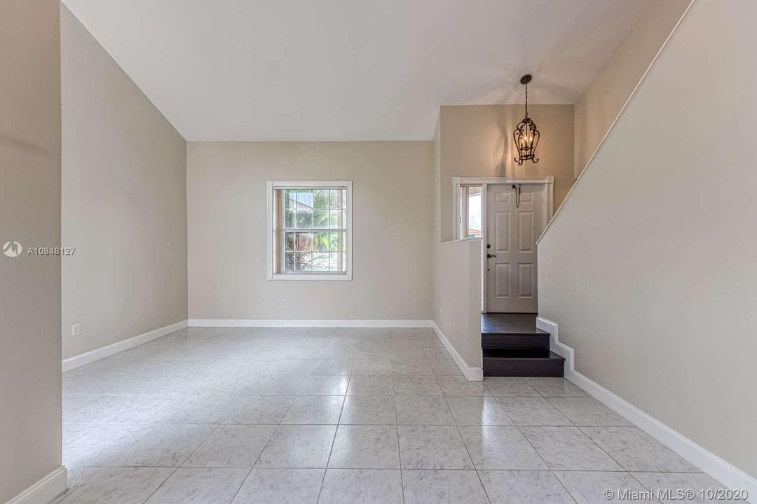 Recently Sold: $374,950 (3 beds, 2 baths, 1555 Square Feet)