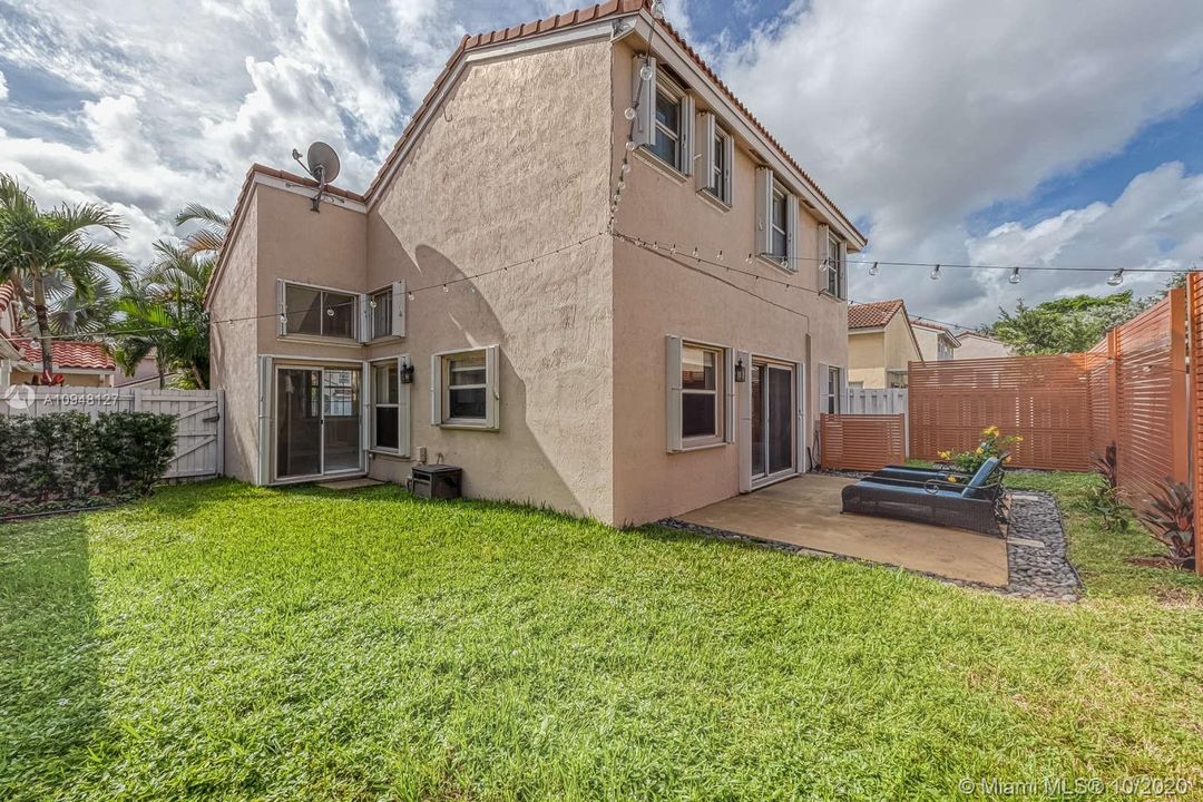 Recently Sold: $374,950 (3 beds, 2 baths, 1555 Square Feet)