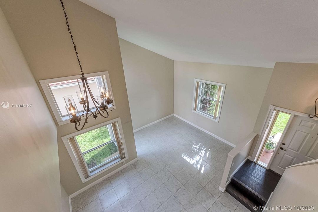 Recently Sold: $374,950 (3 beds, 2 baths, 1555 Square Feet)