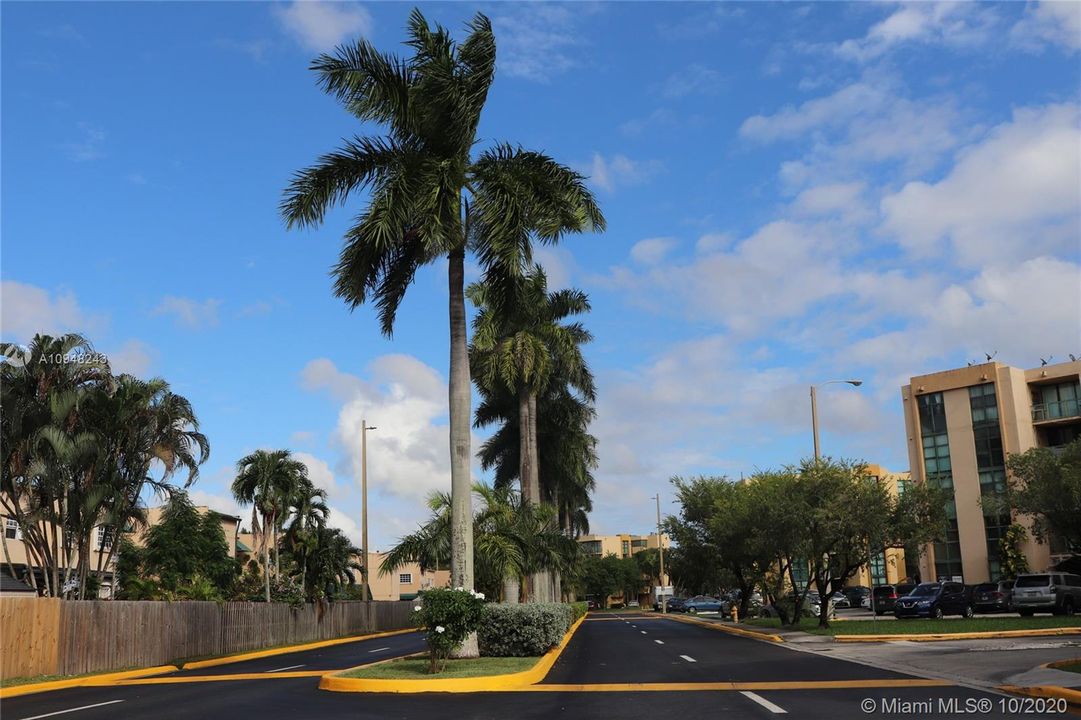 Recently Sold: $175,000 (2 beds, 2 baths, 898 Square Feet)