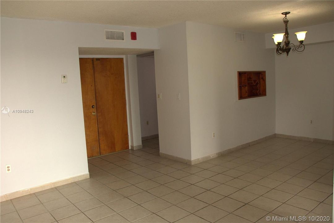Recently Sold: $175,000 (2 beds, 2 baths, 898 Square Feet)