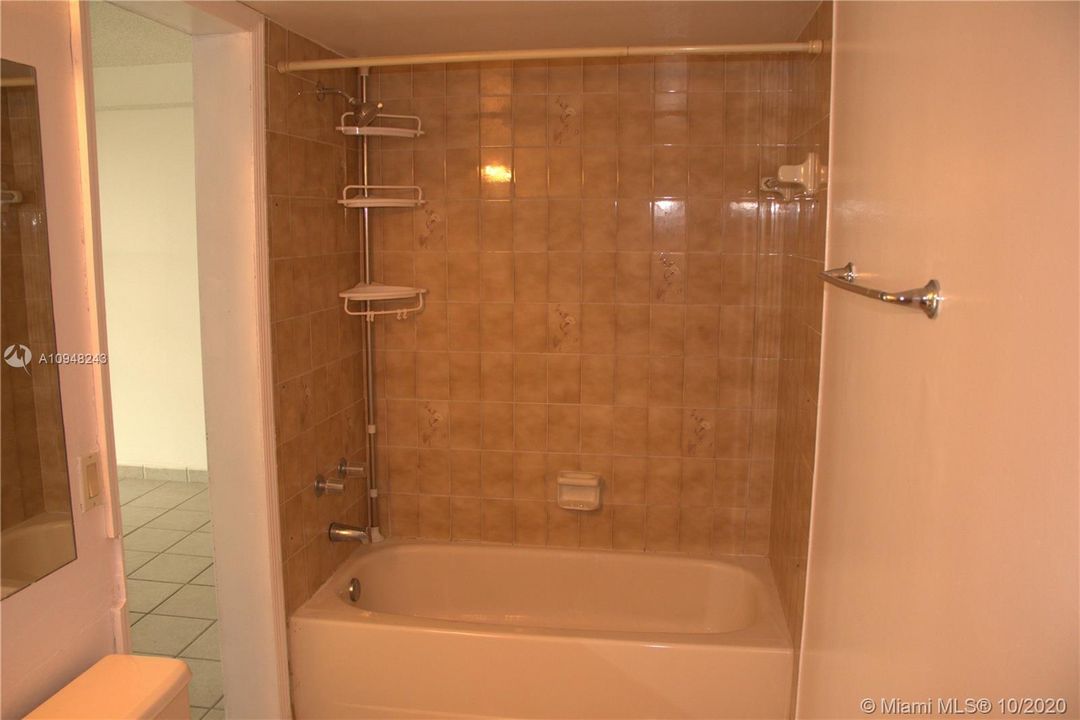 Recently Sold: $175,000 (2 beds, 2 baths, 898 Square Feet)