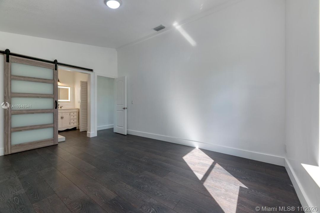 MASTER BEDROOM, Beautiful Barn Door