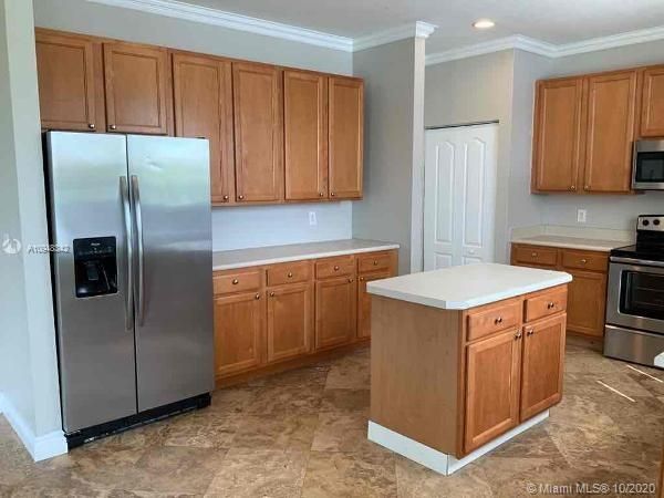 Recently Rented: $3,485 (5 beds, 3 baths, 3706 Square Feet)