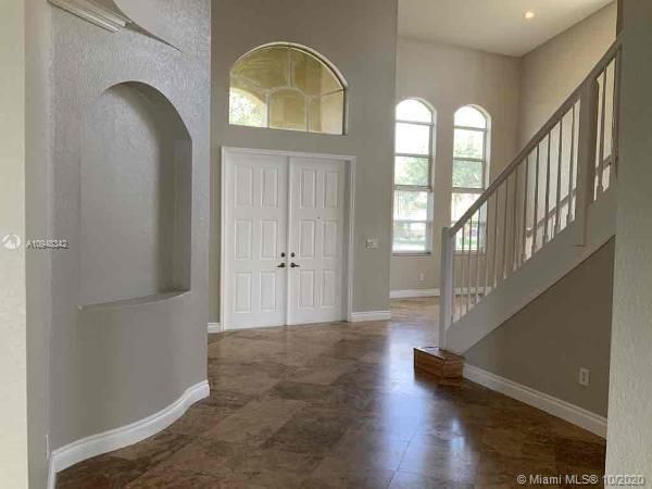 Recently Rented: $3,485 (5 beds, 3 baths, 3706 Square Feet)