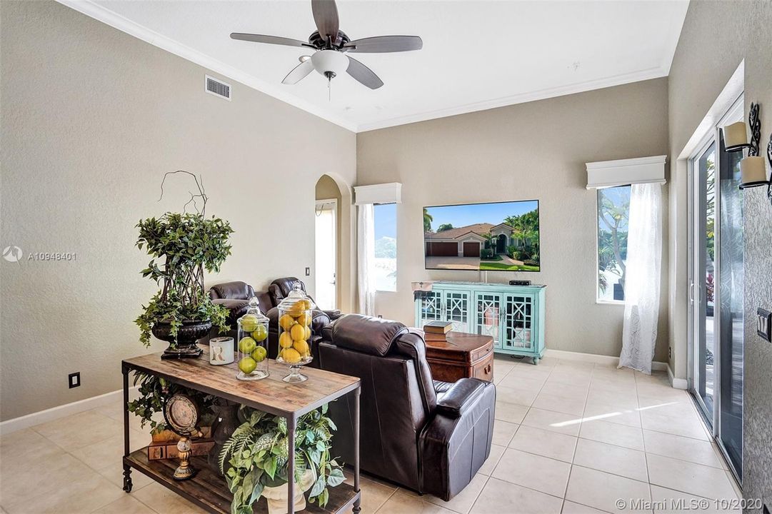 Recently Sold: $599,800 (4 beds, 3 baths, 2512 Square Feet)
