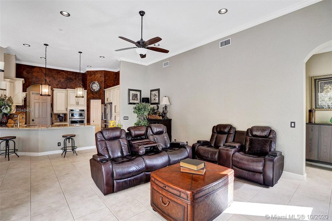 Recently Sold: $599,800 (4 beds, 3 baths, 2512 Square Feet)