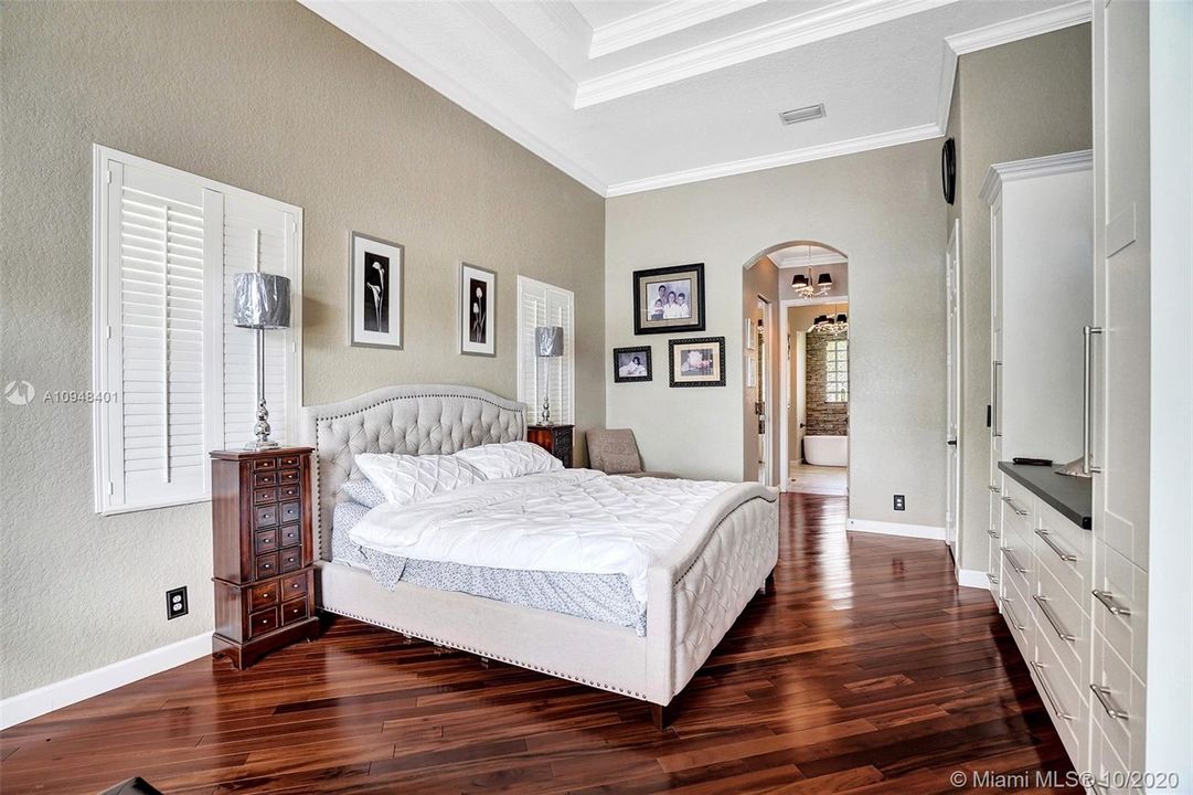 Recently Sold: $599,800 (4 beds, 3 baths, 2512 Square Feet)