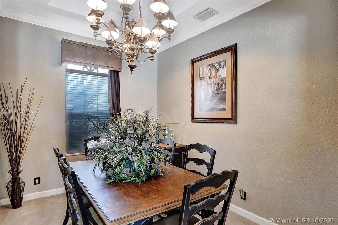 Recently Sold: $599,800 (4 beds, 3 baths, 2512 Square Feet)