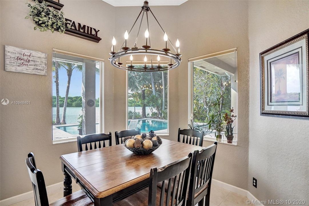 Recently Sold: $599,800 (4 beds, 3 baths, 2512 Square Feet)