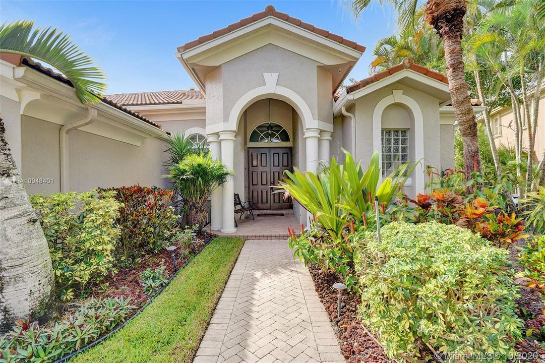 Recently Sold: $599,800 (4 beds, 3 baths, 2512 Square Feet)