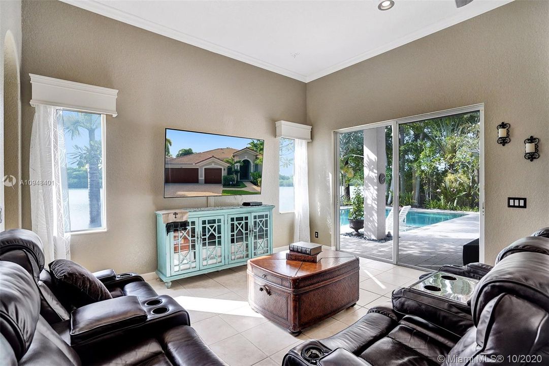 Recently Sold: $599,800 (4 beds, 3 baths, 2512 Square Feet)