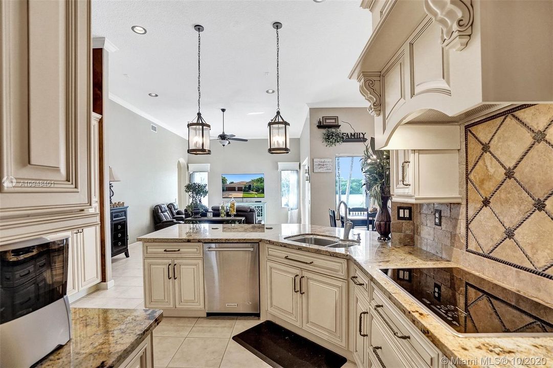 Recently Sold: $599,800 (4 beds, 3 baths, 2512 Square Feet)