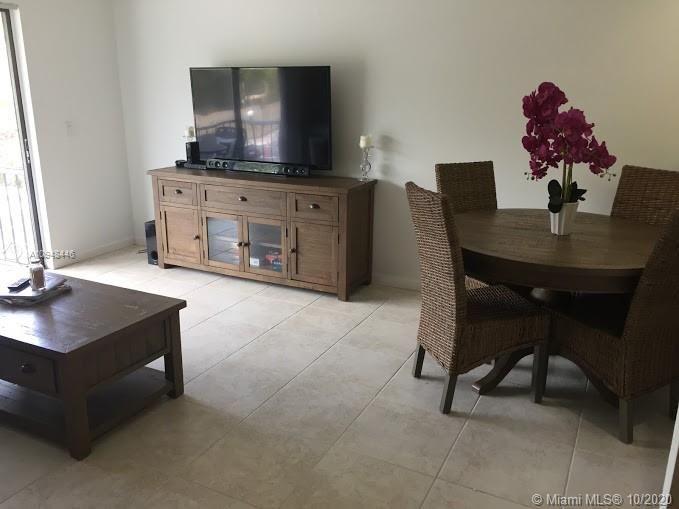 Vendido Recientemente: $130,000 (1 camas, 1 baños, 790 Pies cuadrados)
