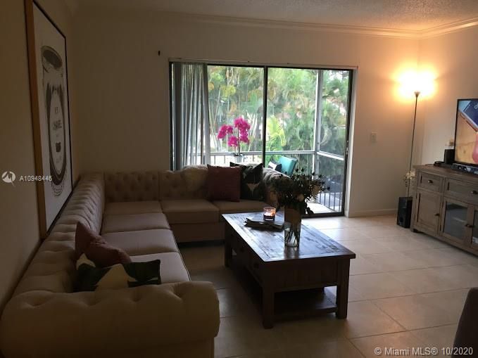 Vendido Recientemente: $130,000 (1 camas, 1 baños, 790 Pies cuadrados)