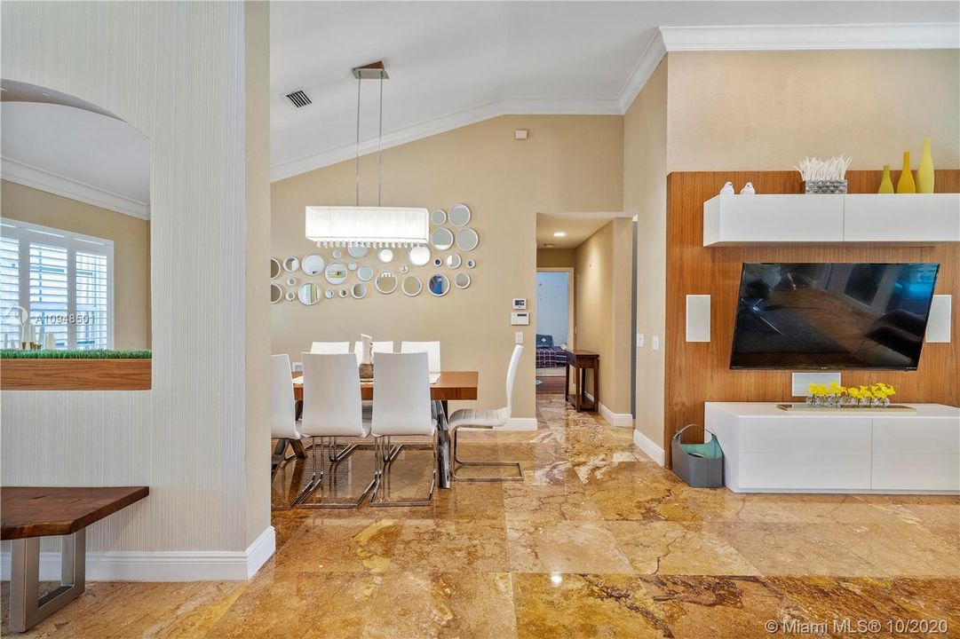 Recently Rented: $4,200 (5 beds, 3 baths, 2907 Square Feet)