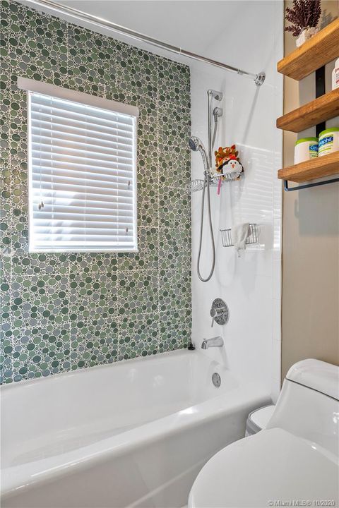 Recently Rented: $4,200 (5 beds, 3 baths, 2907 Square Feet)