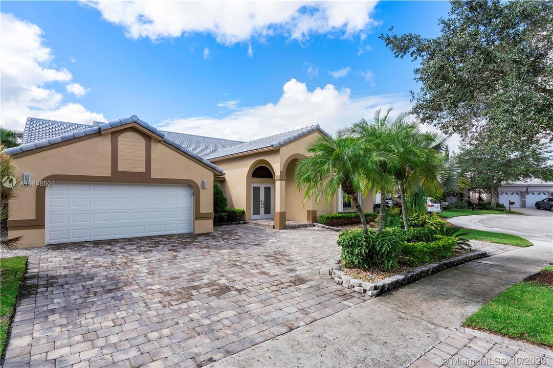 Recently Rented: $4,200 (5 beds, 3 baths, 2907 Square Feet)
