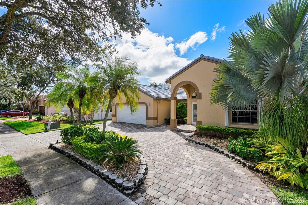 Recently Rented: $4,200 (5 beds, 3 baths, 2907 Square Feet)