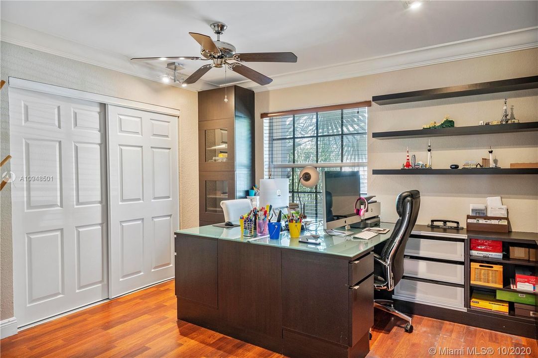 Recently Rented: $4,200 (5 beds, 3 baths, 2907 Square Feet)