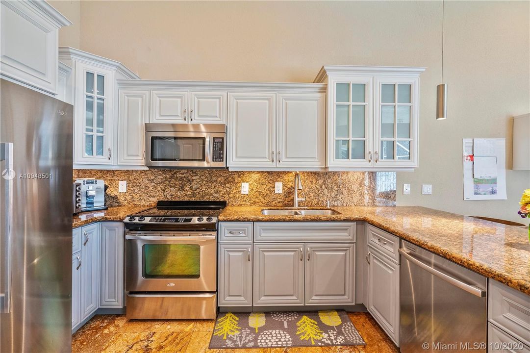 Recently Rented: $4,200 (5 beds, 3 baths, 2907 Square Feet)