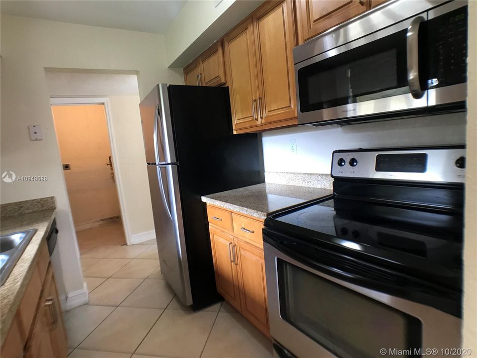 Recently Sold: $159,000 (1 beds, 1 baths, 709 Square Feet)