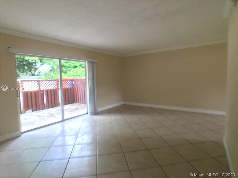 Recently Sold: $159,000 (1 beds, 1 baths, 709 Square Feet)