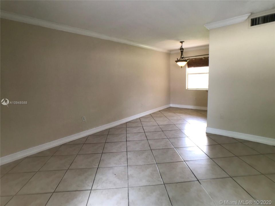Recently Sold: $159,000 (1 beds, 1 baths, 709 Square Feet)