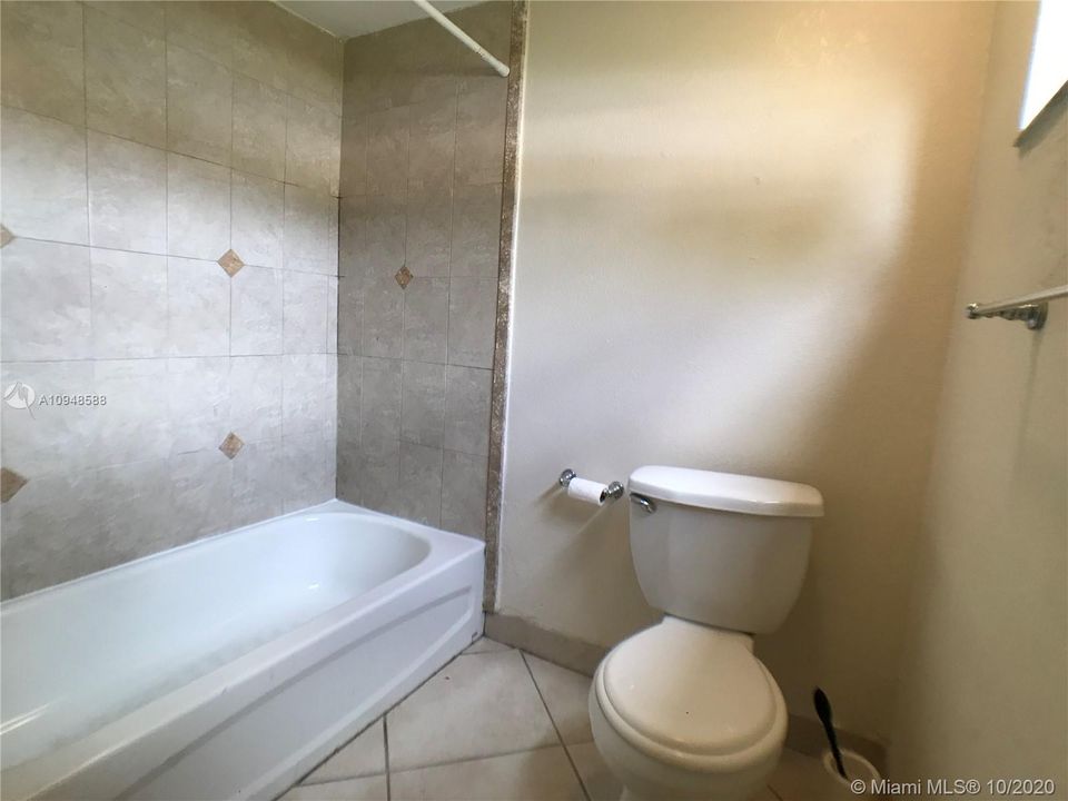 Recently Sold: $159,000 (1 beds, 1 baths, 709 Square Feet)