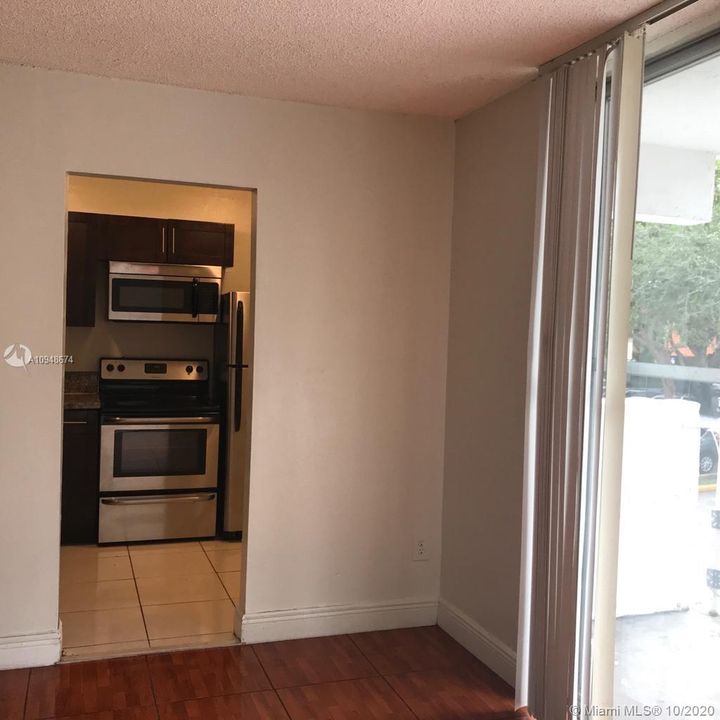 Recently Rented: $1,425 (2 beds, 2 baths, 1036 Square Feet)