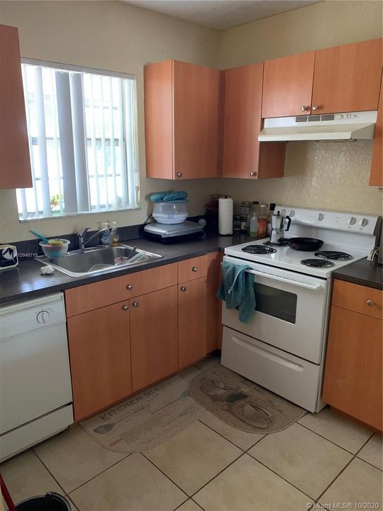Recently Sold: $103,000 (1 beds, 1 baths, 736 Square Feet)