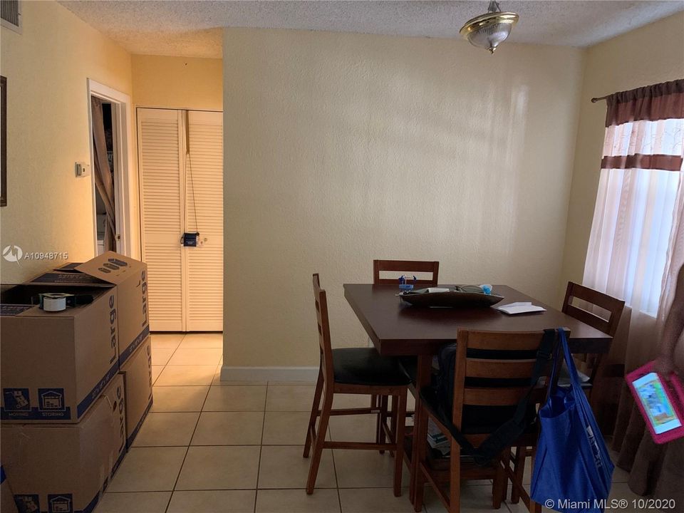 Recently Sold: $103,000 (1 beds, 1 baths, 736 Square Feet)