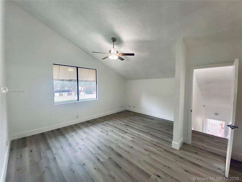 Recently Rented: $1,850 (3 beds, 2 baths, 1408 Square Feet)