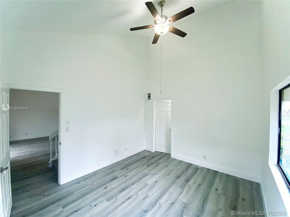 Recently Rented: $1,850 (3 beds, 2 baths, 1408 Square Feet)