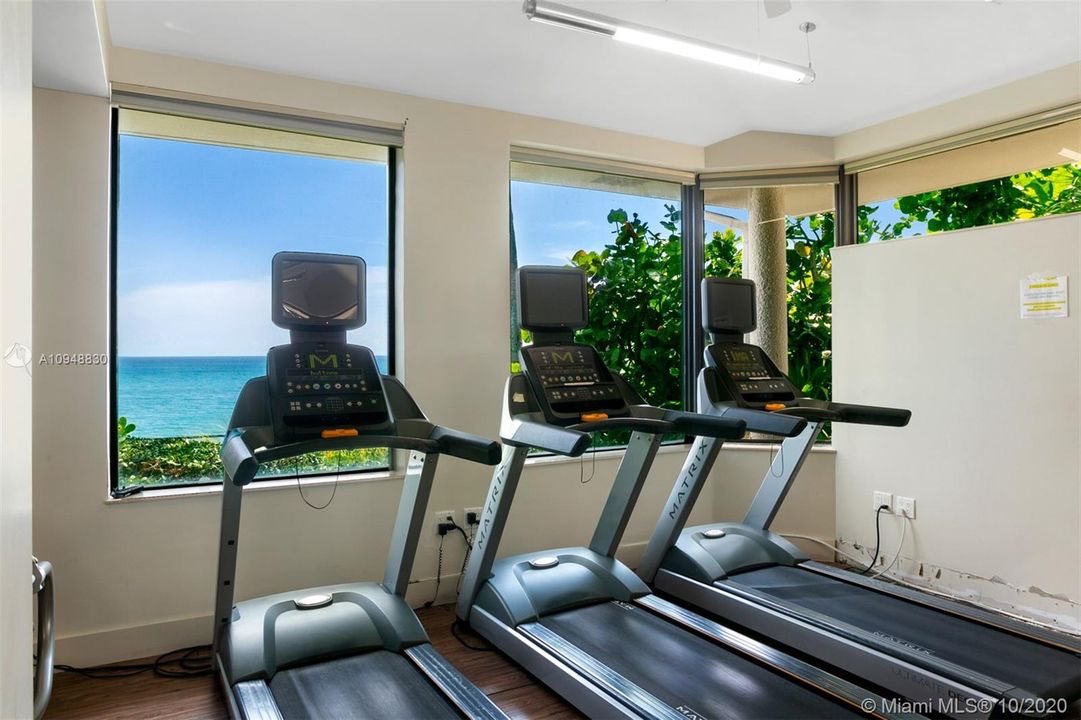 Recently Sold: $725,000 (2 beds, 2 baths, 1804 Square Feet)
