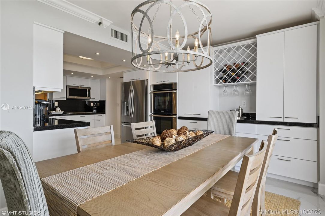 Recently Sold: $725,000 (2 beds, 2 baths, 1804 Square Feet)