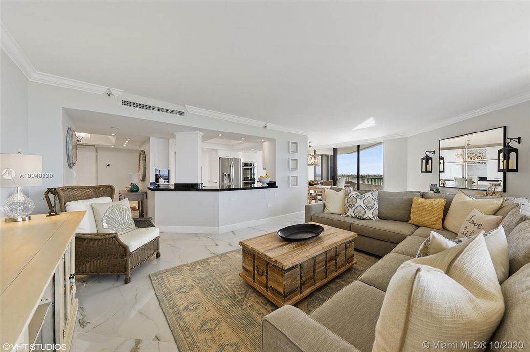 Recently Sold: $725,000 (2 beds, 2 baths, 1804 Square Feet)