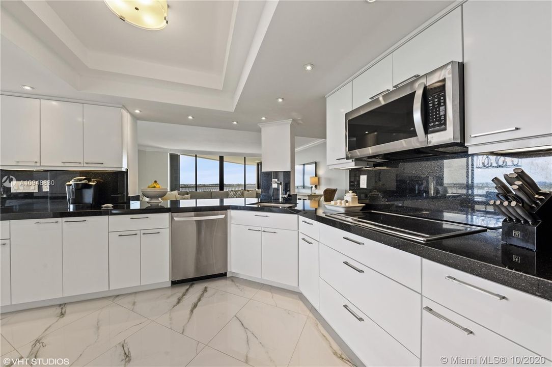 Recently Sold: $725,000 (2 beds, 2 baths, 1804 Square Feet)