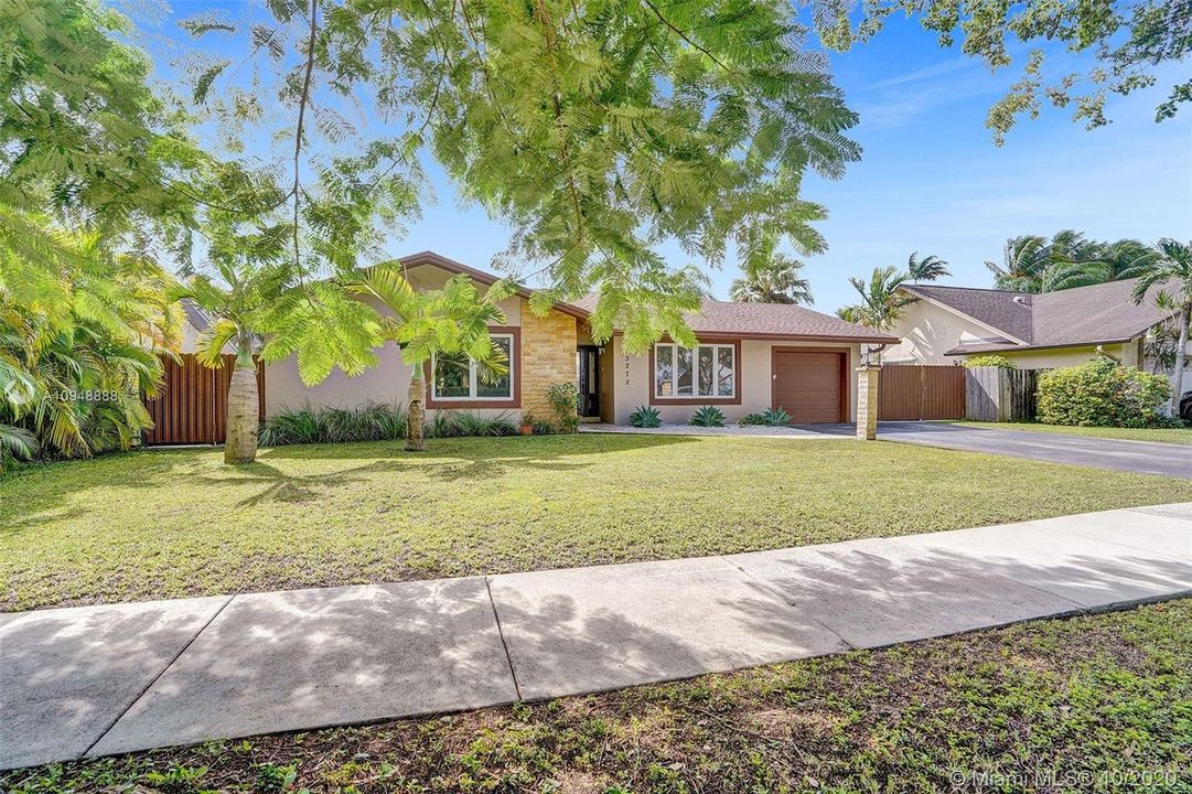 Recently Sold: $475,000 (3 beds, 2 baths, 1468 Square Feet)