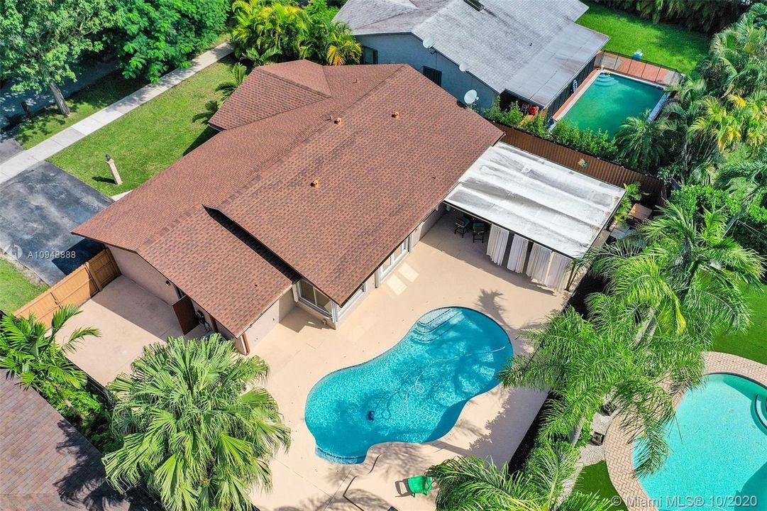 Recently Sold: $475,000 (3 beds, 2 baths, 1468 Square Feet)