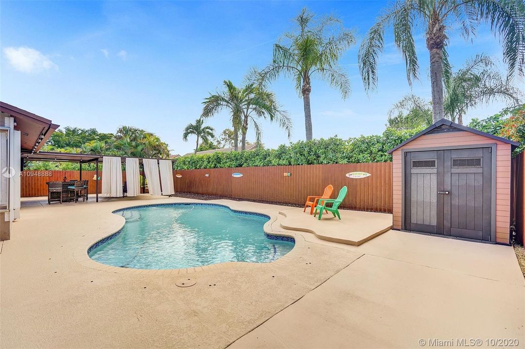 Recently Sold: $475,000 (3 beds, 2 baths, 1468 Square Feet)