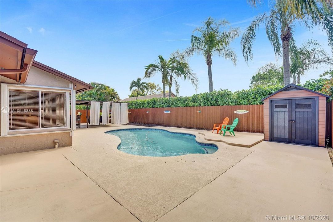 Recently Sold: $475,000 (3 beds, 2 baths, 1468 Square Feet)