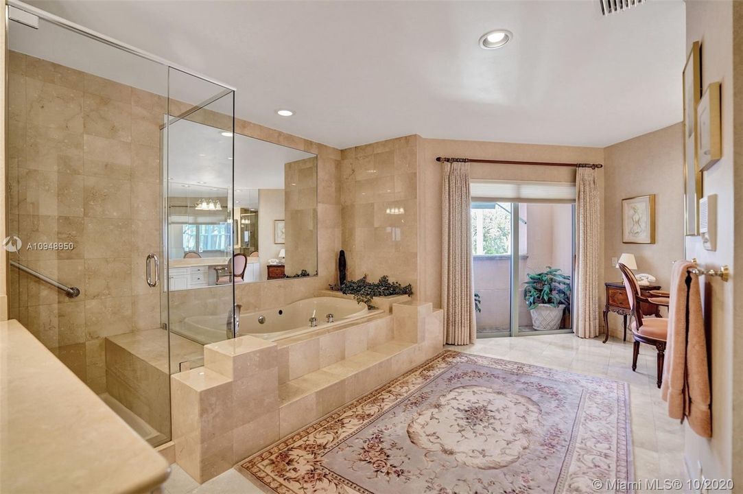 最近售出: $725,000 (3 贝兹, 3 浴室, 2944 平方英尺)